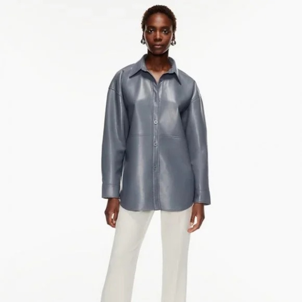 Aritzia Babaton Pelli faux-leather shirt jacket. 💙